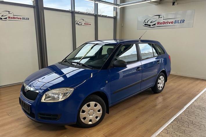 Blå Skoda Fabia fra 2008