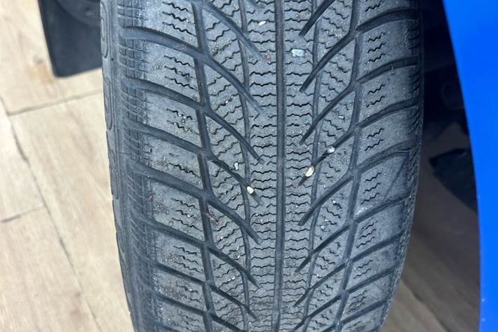 Blå Skoda Fabia fra 2008