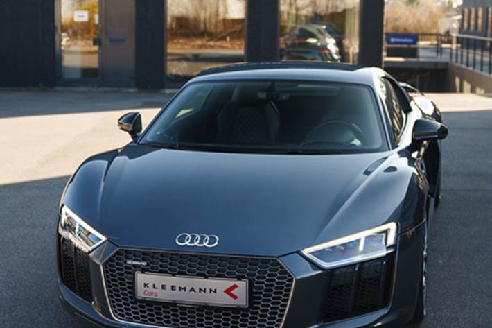 Grå Audi R8 fra 2015 set udefra