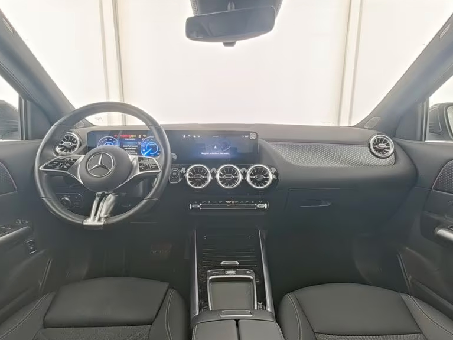 Grå Mercedes EQA250+ fra 2024