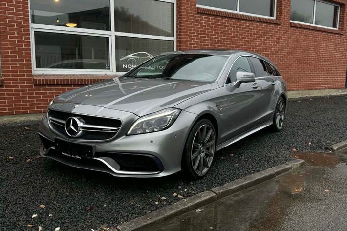 Grå Mercedes CLS63 fra 2014 set udefra