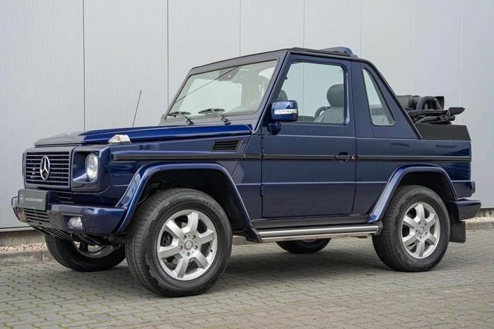 Blå Mercedes G320 fra 2006