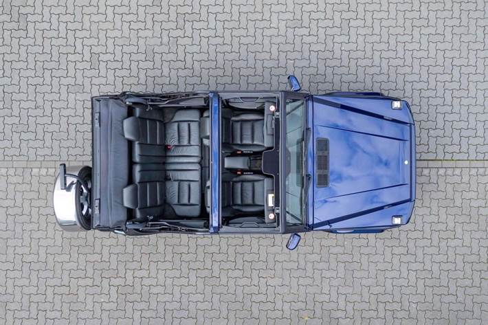 Blå Mercedes G320 fra 2006