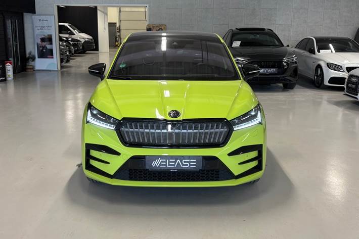 Gul Skoda Enyaq fra 2022