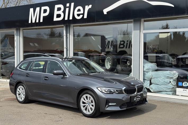 Grå BMW 320d fra 2020