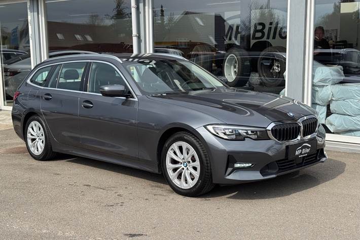 Grå BMW 320d fra 2020