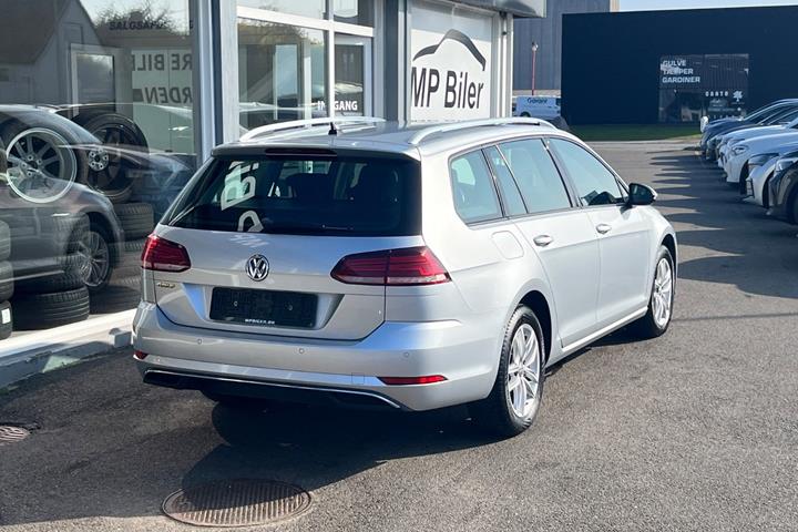 Sølv VW Golf VII fra 2020