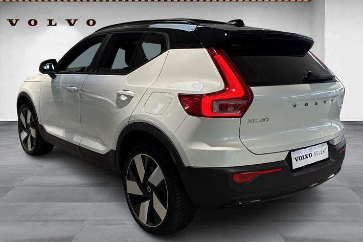Hvid Volvo XC40 fra 2023