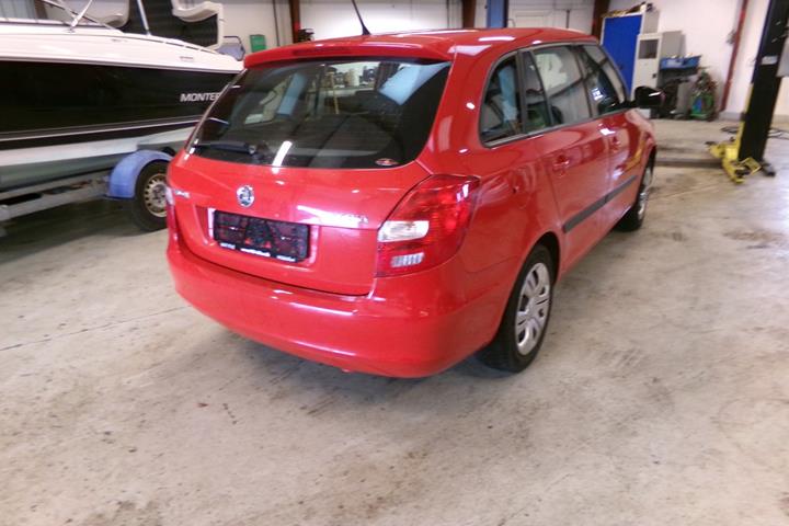 Rød Skoda Fabia fra 2013