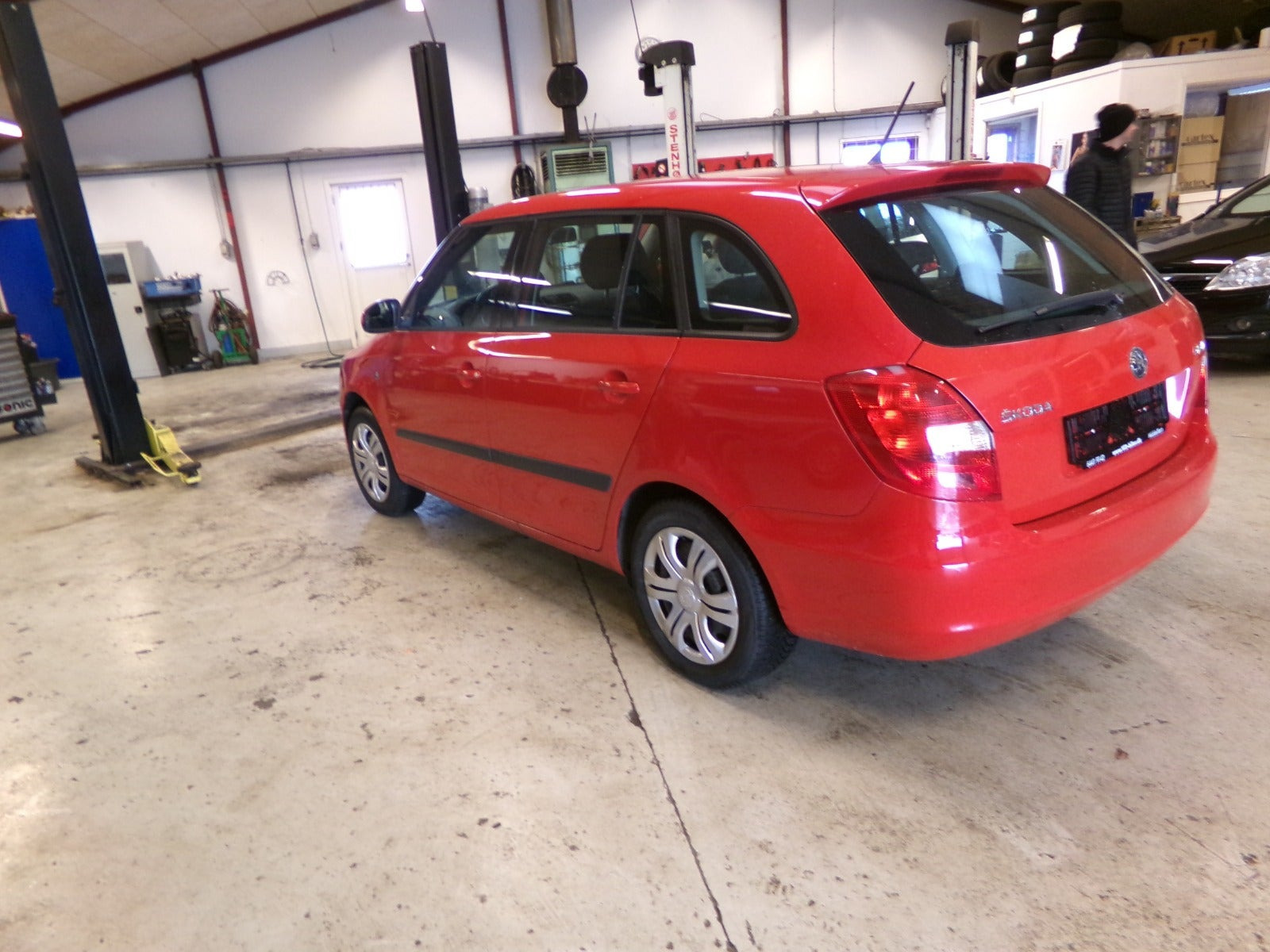 Rød Skoda Fabia fra 2013