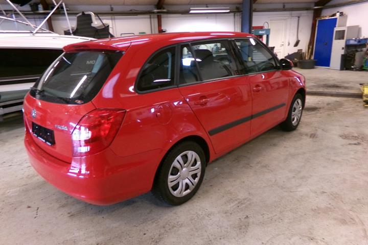Rød Skoda Fabia fra 2013