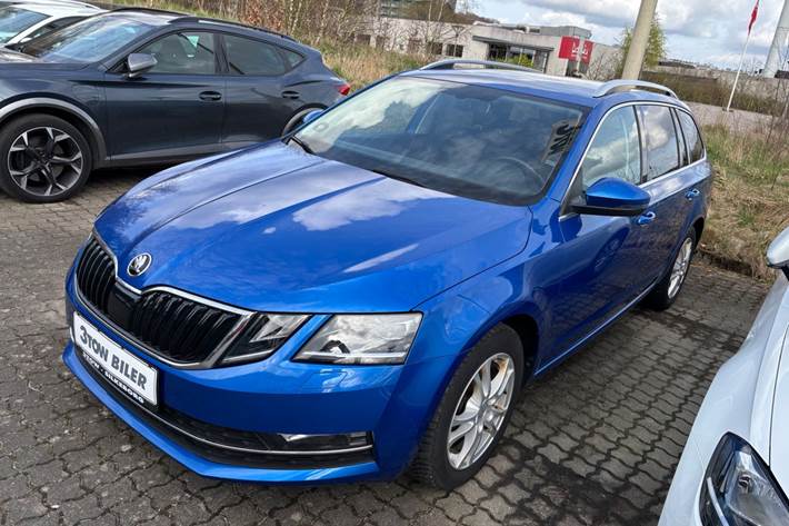 Blå Skoda Octavia fra 2020