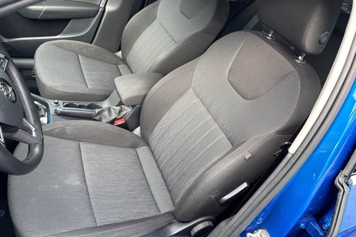 Blå Skoda Octavia fra 2020