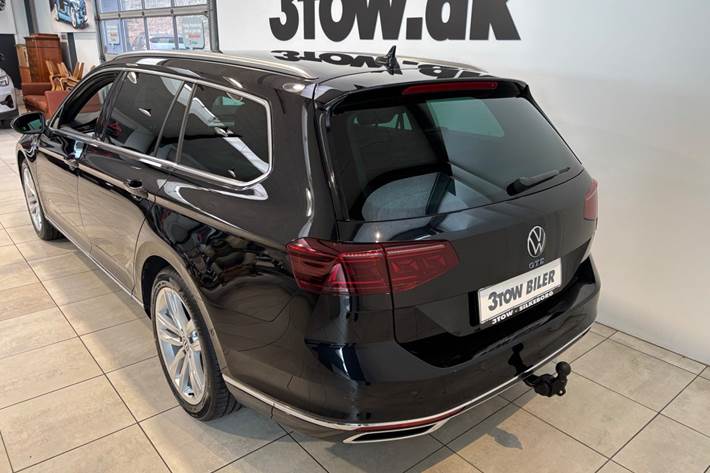 Sort VW Passat fra 2021
