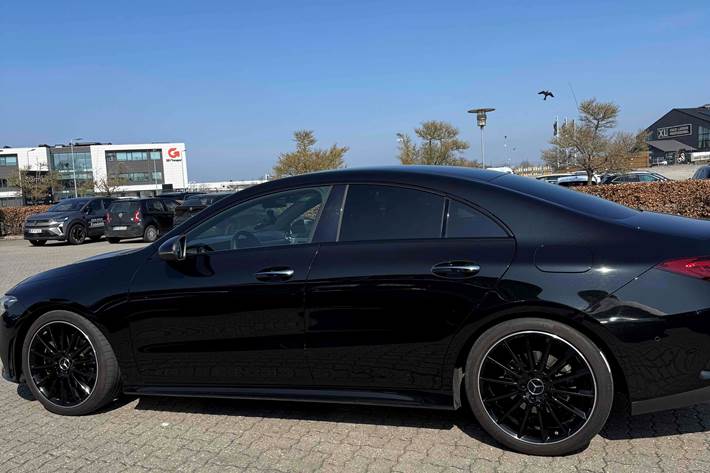 Sort Mercedes CLA220 fra 2020
