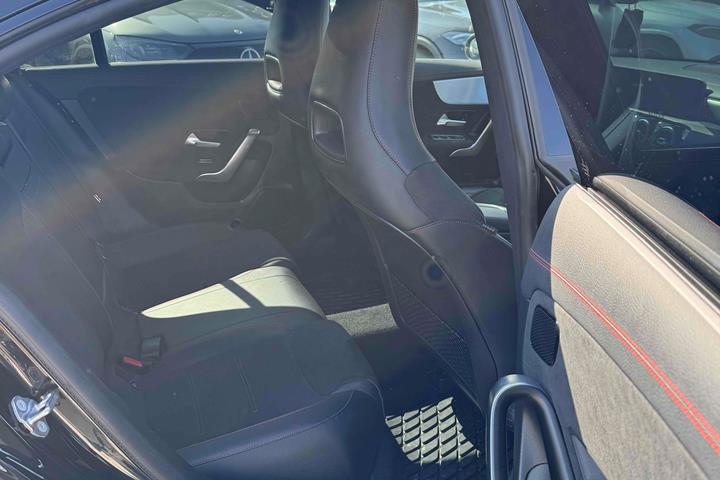 Sort Mercedes CLA220 fra 2020