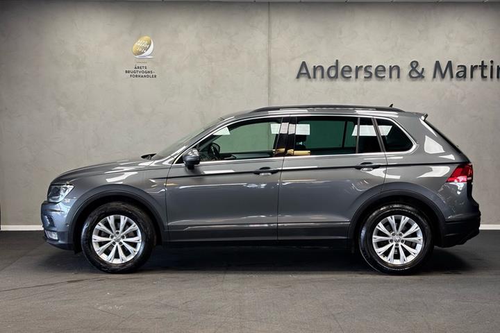 Grå VW Tiguan fra 2017