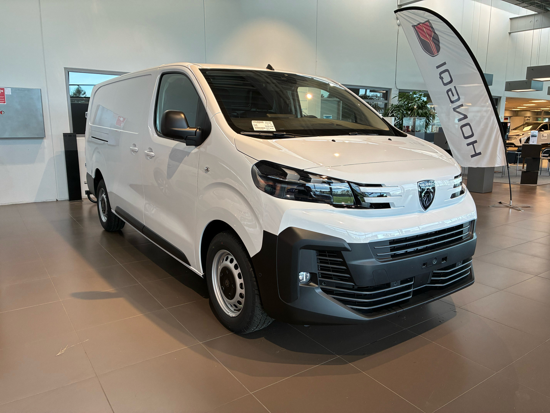Hvid Peugeot Expert fra 2026