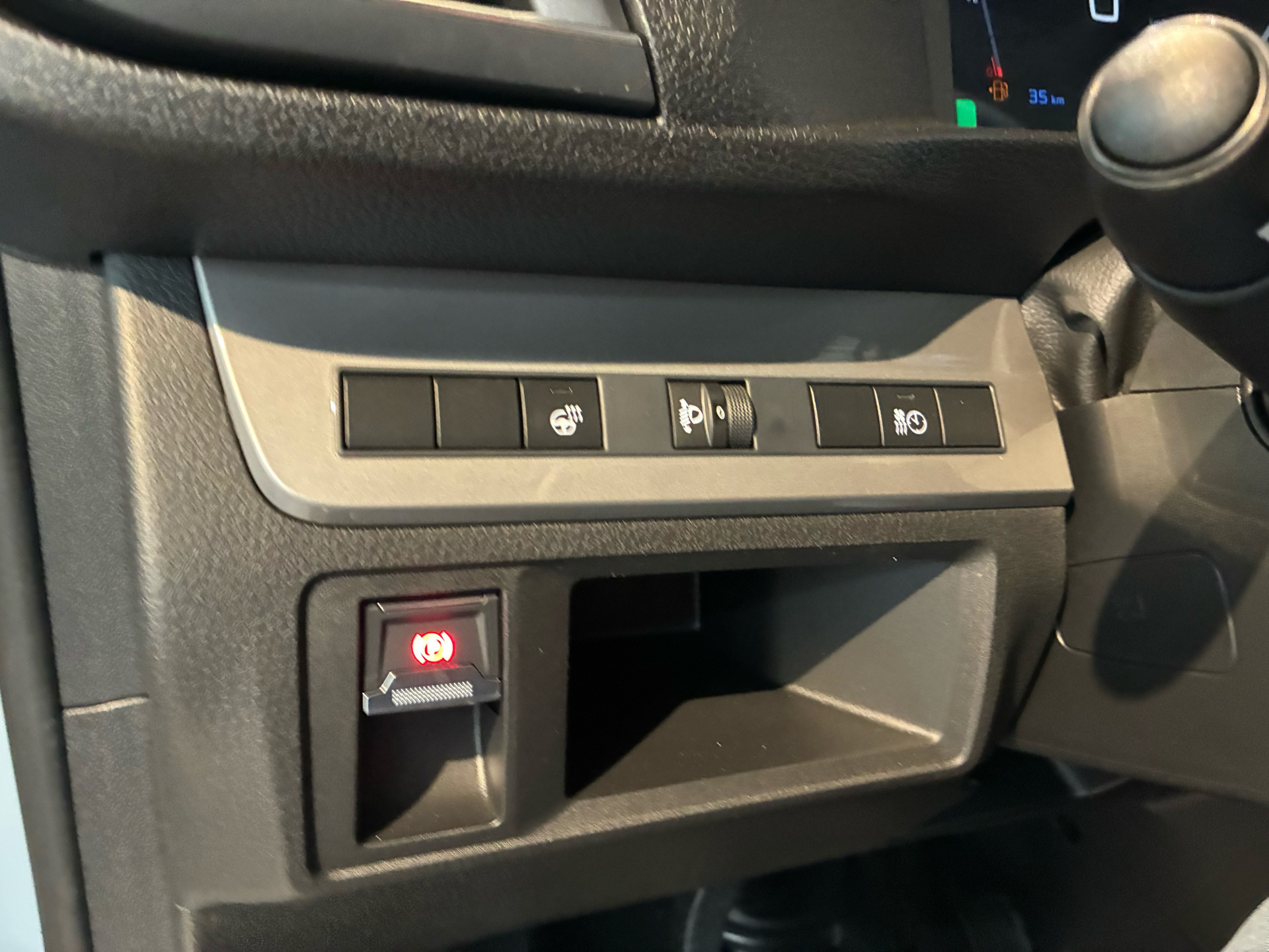 Hvid Peugeot Expert fra 2026