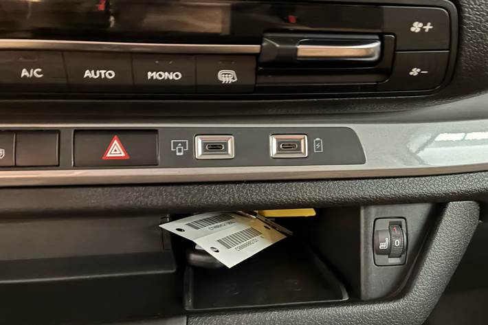 Hvid Peugeot Expert fra 2026