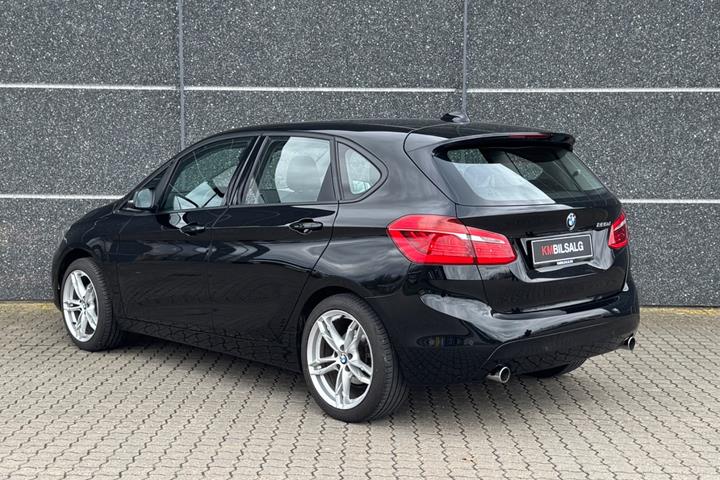 Sort BMW 220d fra 2017