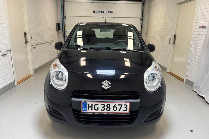 Sort Suzuki Alto fra 2012