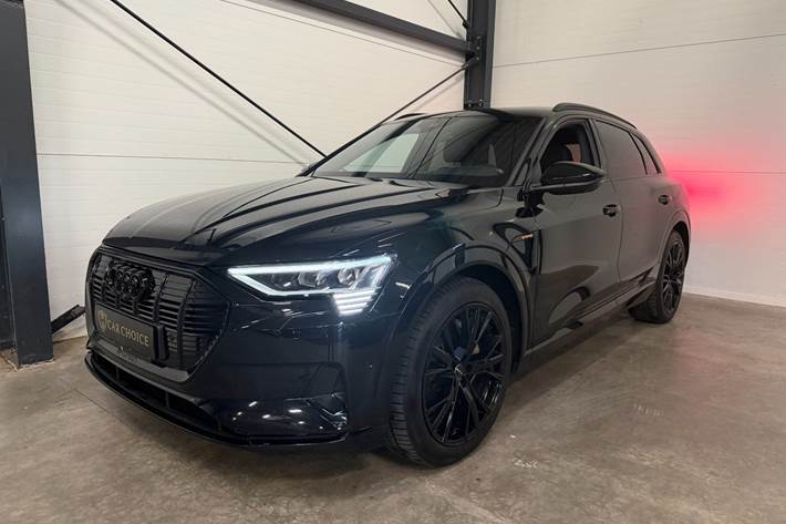 Sort Audi e-tron fra 2020 set udefra