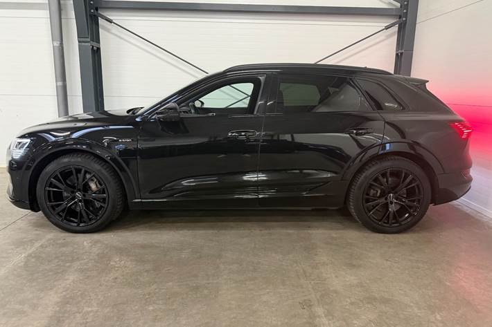 Sort Audi e-tron fra 2020