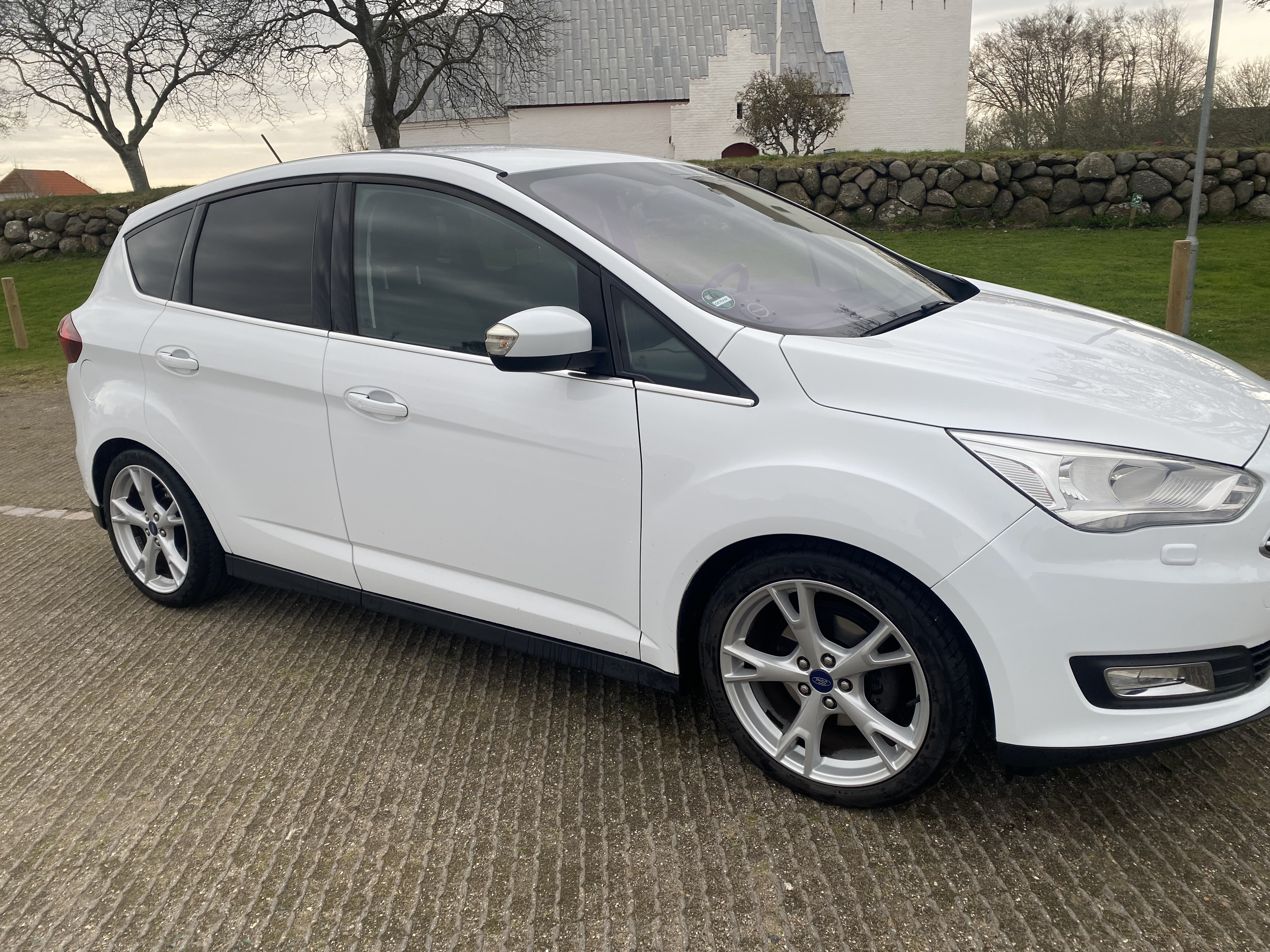 Hvid Ford C-MAX fra 2018