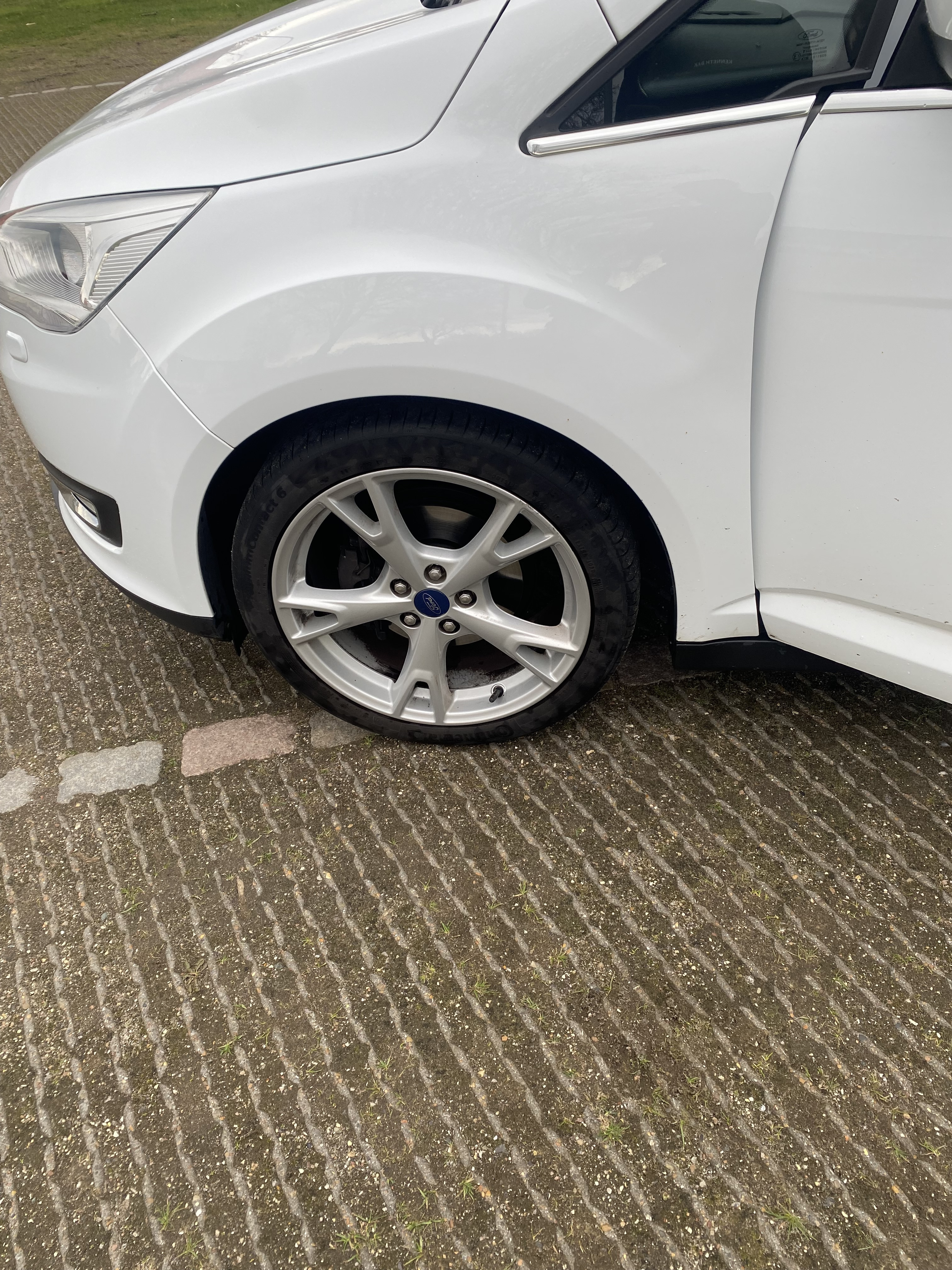 Hvid Ford C-MAX fra 2018