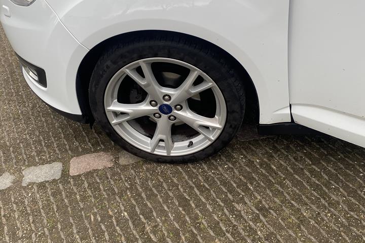 Hvid Ford C-MAX fra 2018