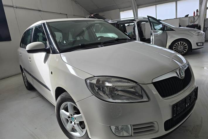 Hvid Skoda Fabia fra 2009