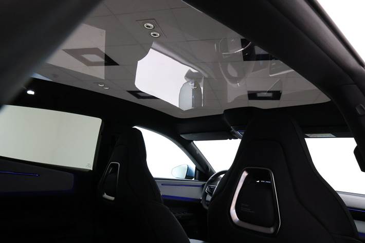 Hvid Polestar 4 fra 2025