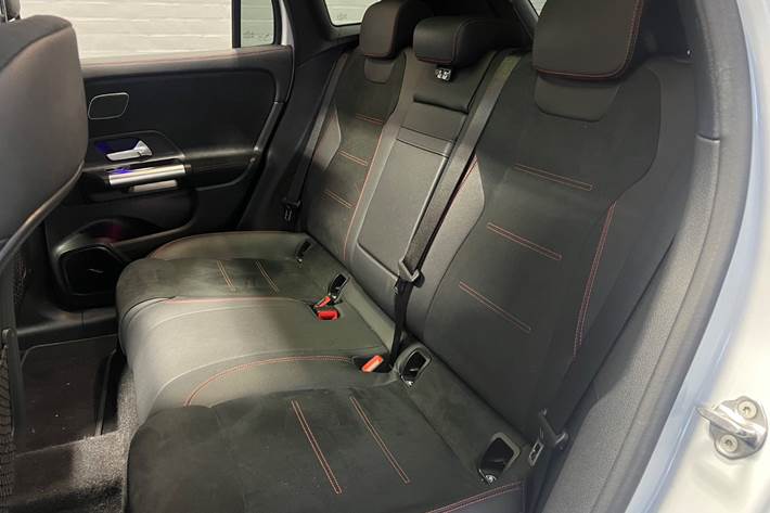 Hvid Mercedes EQA250 fra 2023