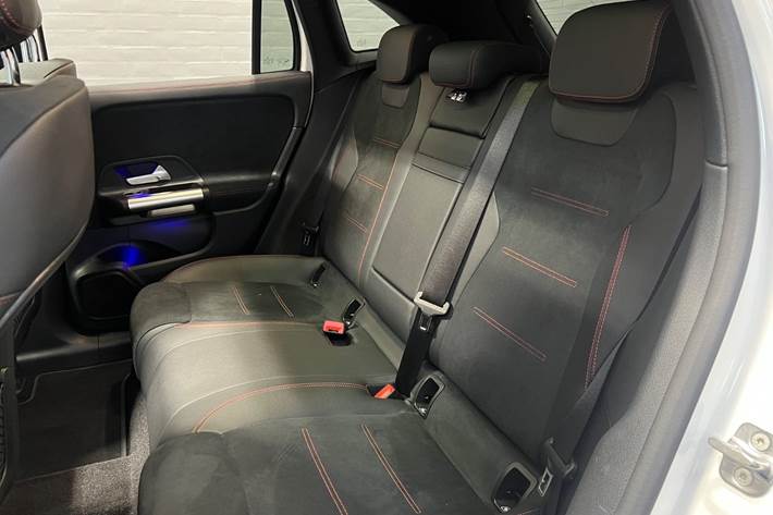 Hvid Mercedes EQA250 fra 2023