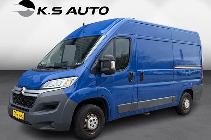 Blå Citroën Jumper 33 fra 2017 set udefra