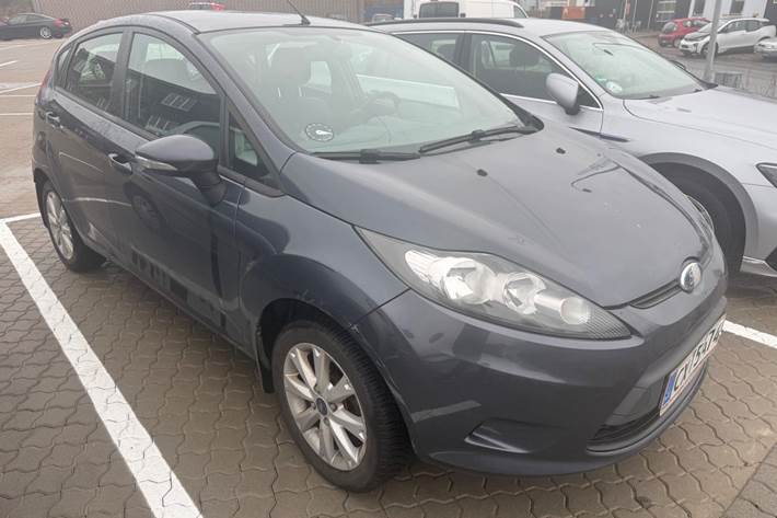 Grå Ford Fiesta fra 2010
