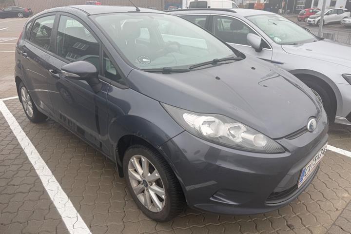 Grå Ford Fiesta fra 2010