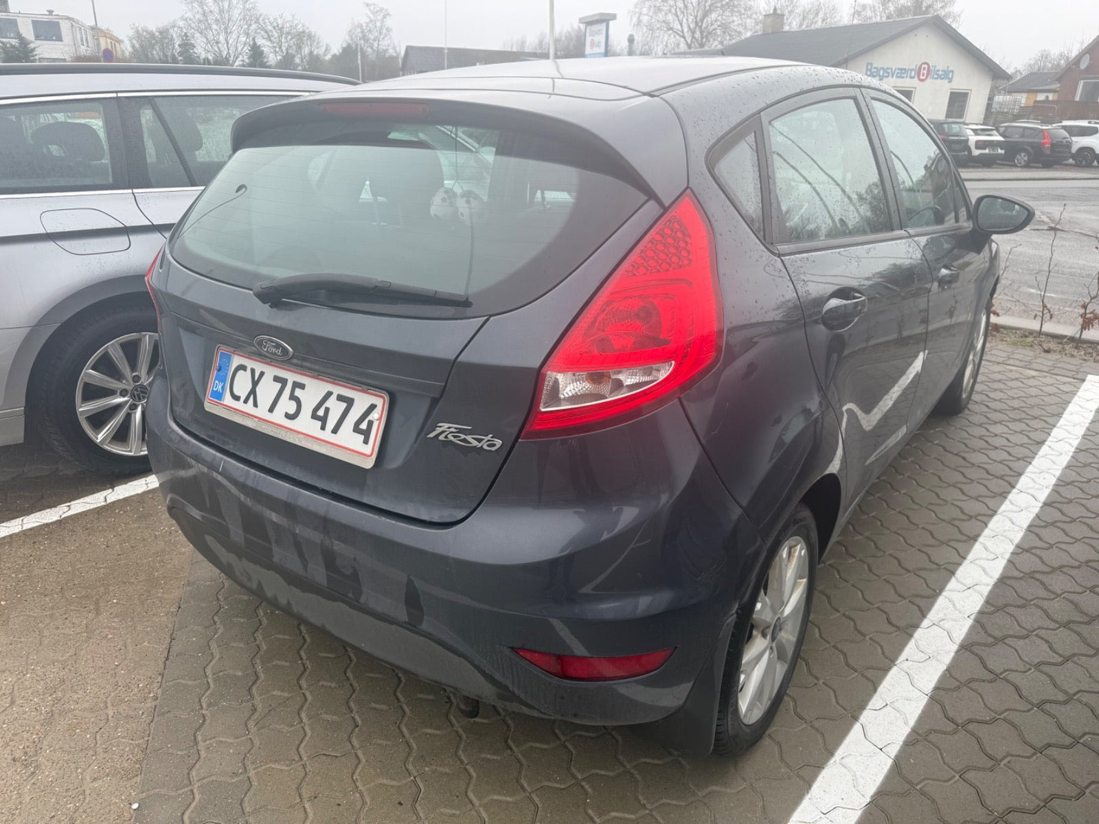 Grå Ford Fiesta fra 2010