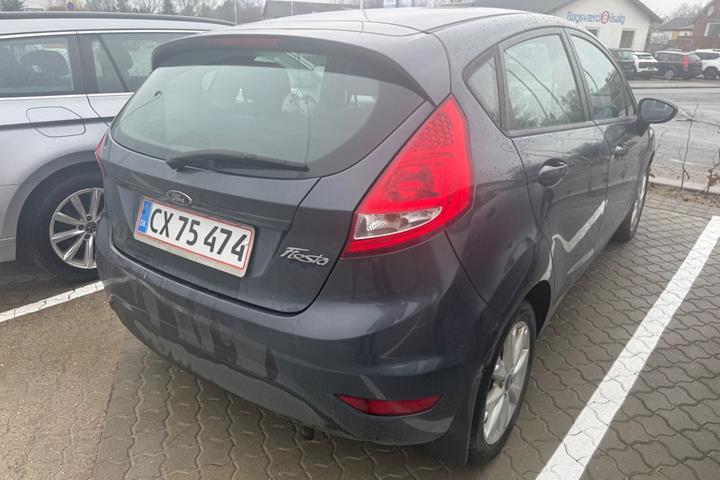 Grå Ford Fiesta fra 2010