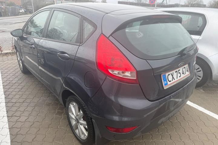 Grå Ford Fiesta fra 2010