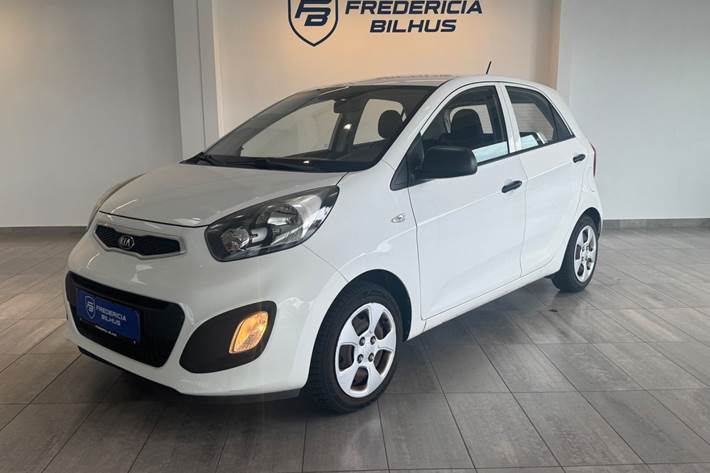 Hvid Kia Picanto fra 2014 set udefra