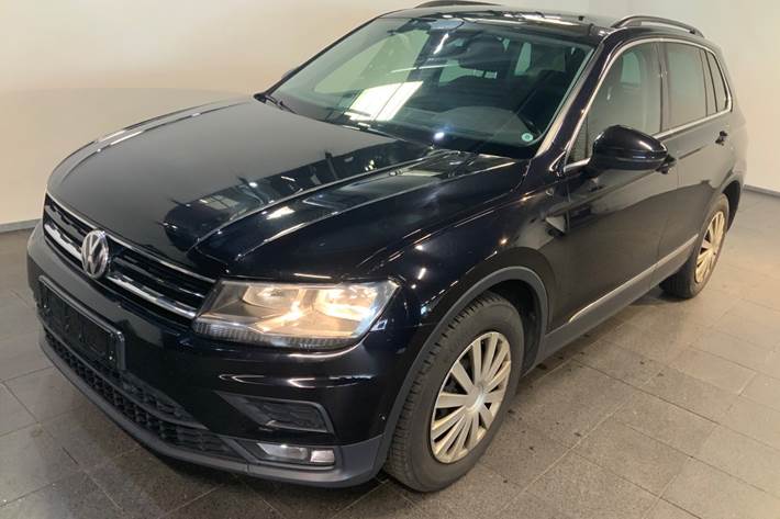 Sort VW Tiguan fra 2019 set udefra