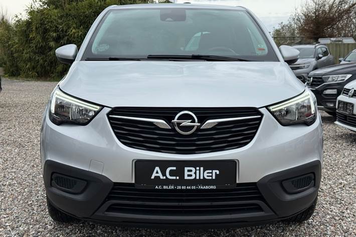 Grå Opel Crossland X fra 2018