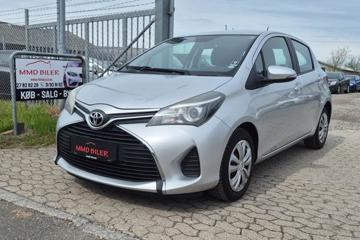 undefined Toyota Yaris fra 2014 set udefra