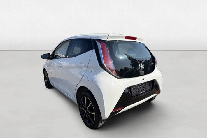 undefined Toyota Aygo fra 2015