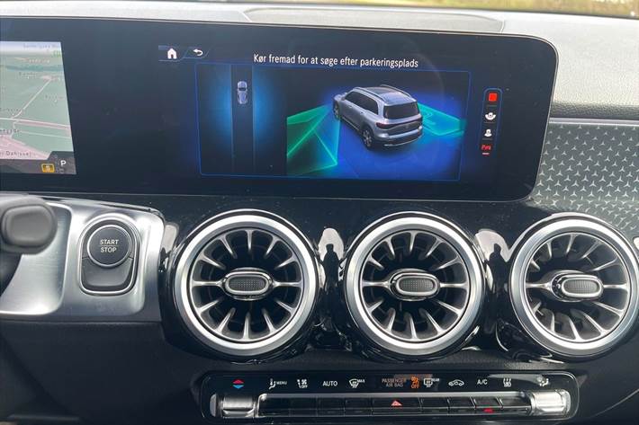 Sort Mercedes EQB 250+ fra 2024