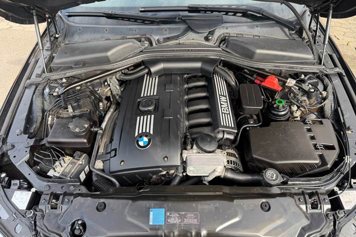 Sort BMW 525i fra 2007