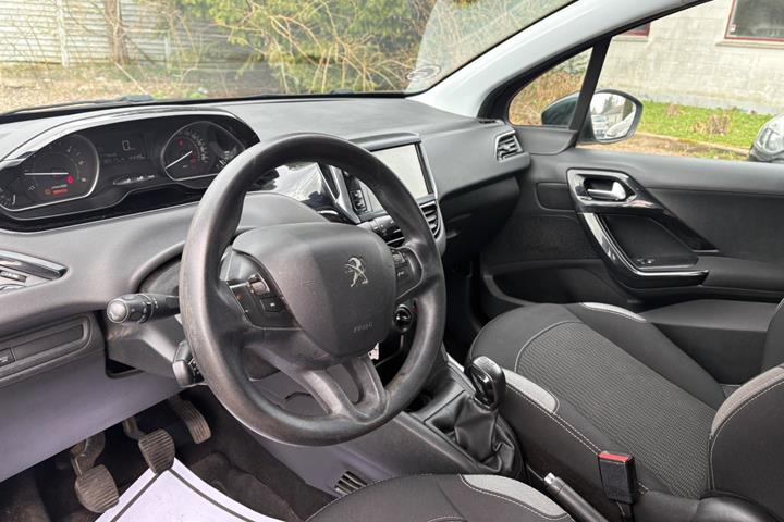 Grøn Peugeot 208 fra 2016