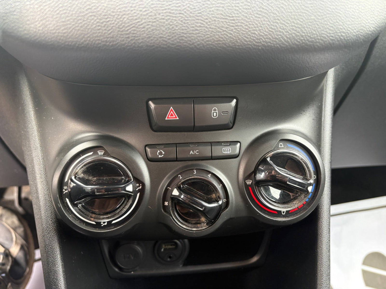 Grøn Peugeot 208 fra 2016
